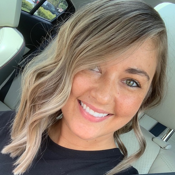 Meet your Posher, Tiffany - Picture 3 of 4